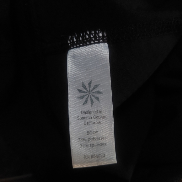 Athleta Dobby Be Free Knicker Capris Size Small - Picture 9 of 10